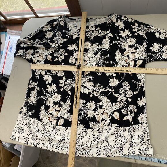 J Jill Wearever Tunic Top Petite XL Black Dark Floral Oversized Artsy Neutral - Picture 7 of 10